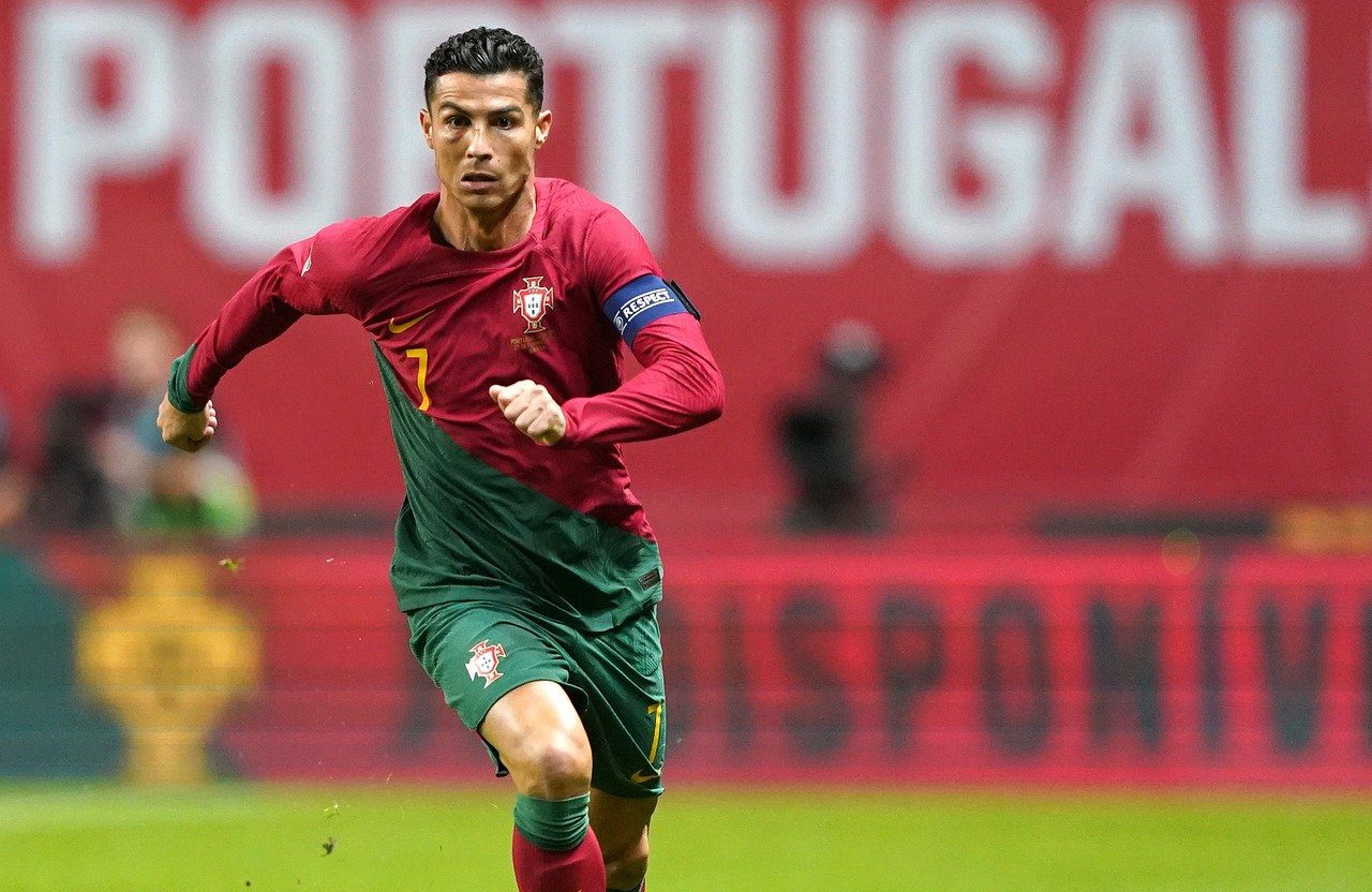 cristiano ronaldo, soccer player, football