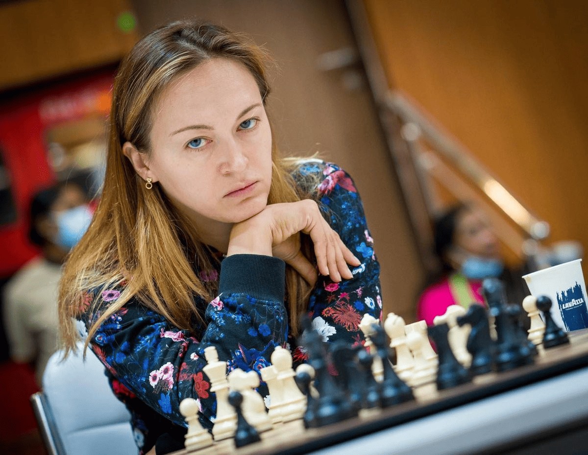 Анна Ушеніна